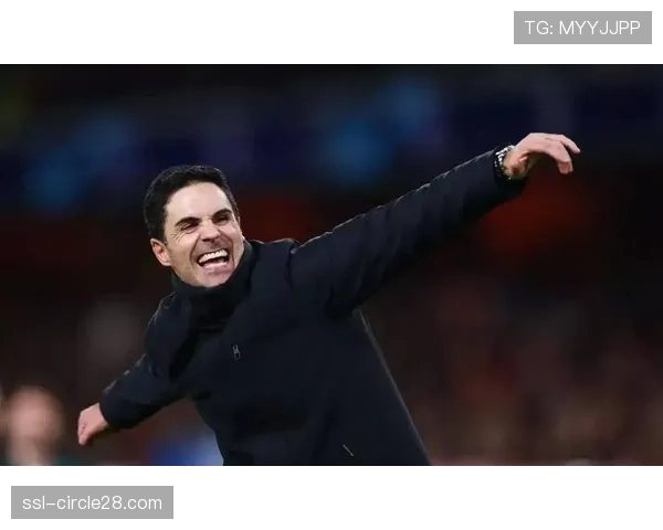 终场哨响，克洛普与阿尔特塔长时间拥抱，后者即将接任德国队帅位传闻再起